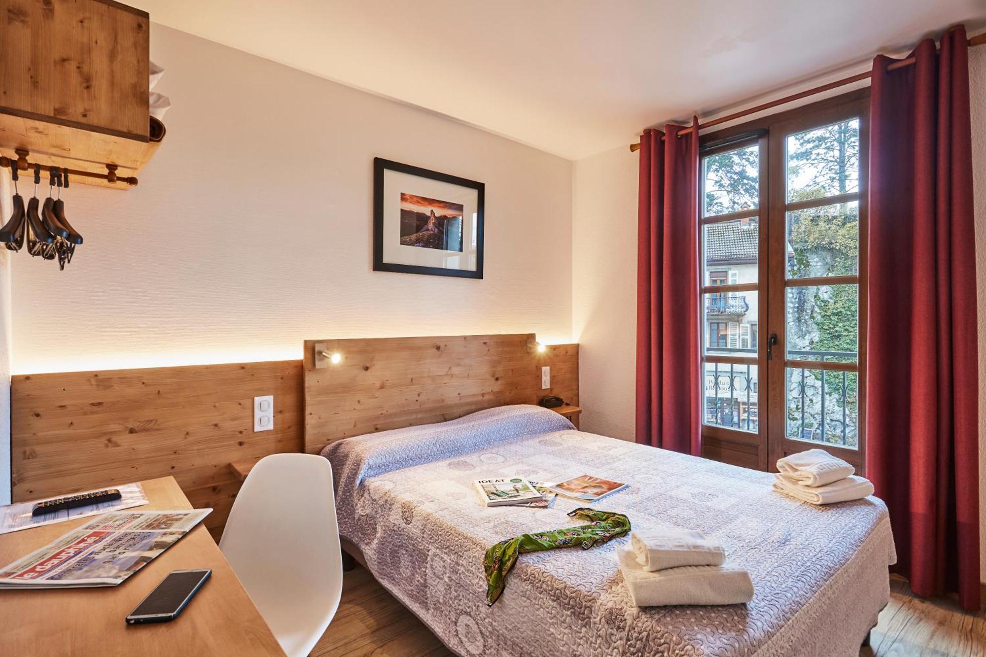 Cit'Hotel Le National Cluses Eksteriør billede