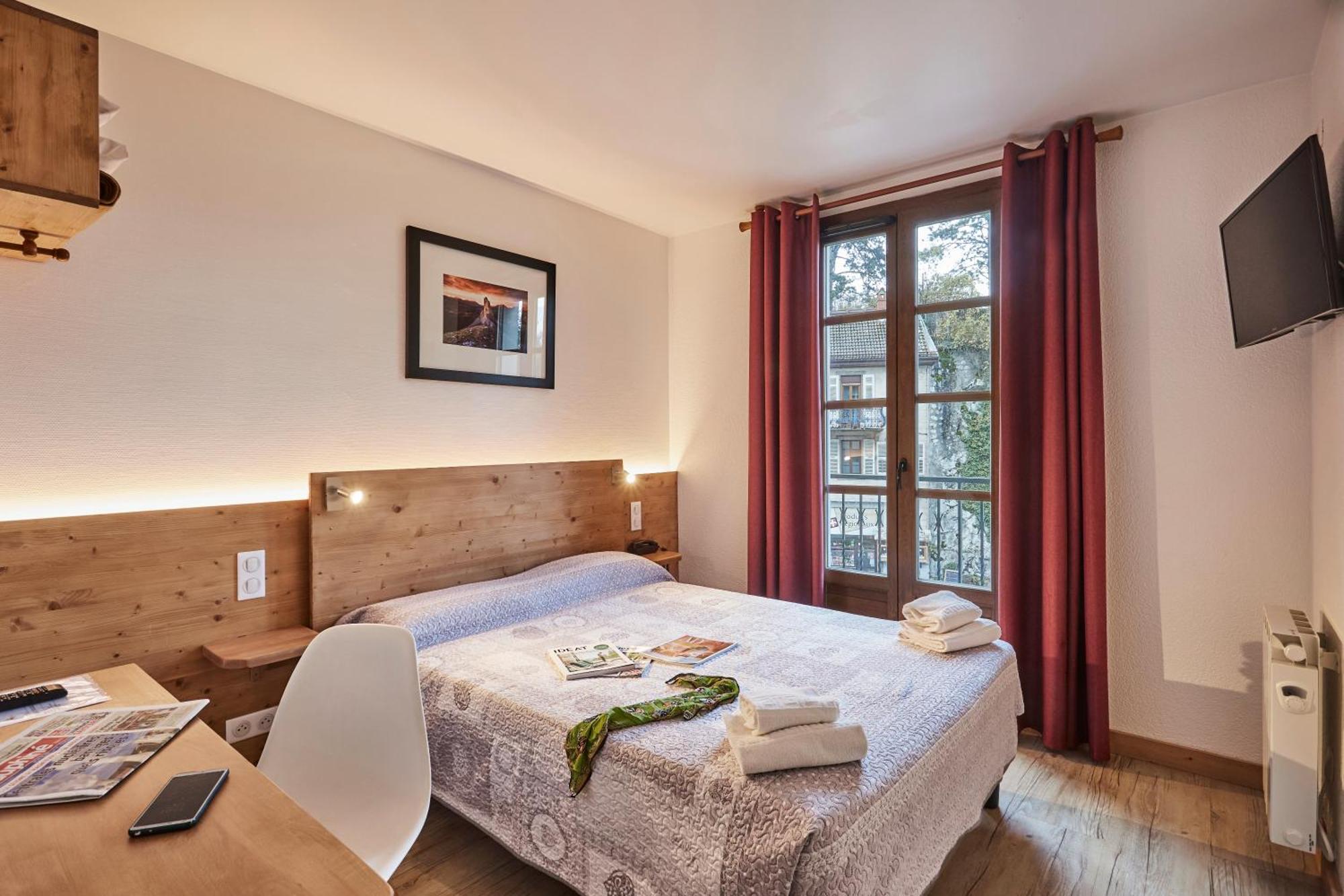Cit'Hotel Le National Cluses Eksteriør billede