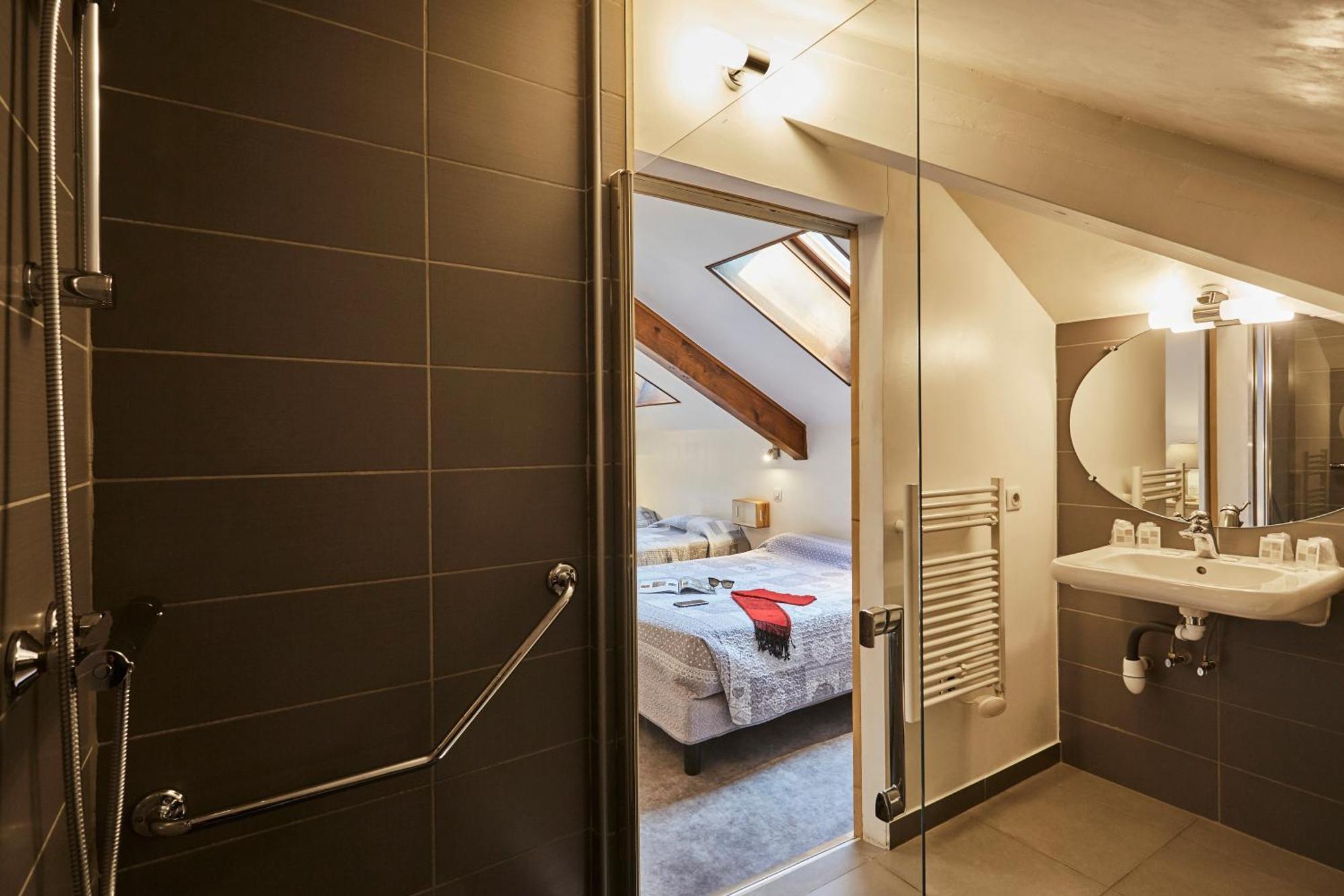 Cit'Hotel Le National Cluses Eksteriør billede